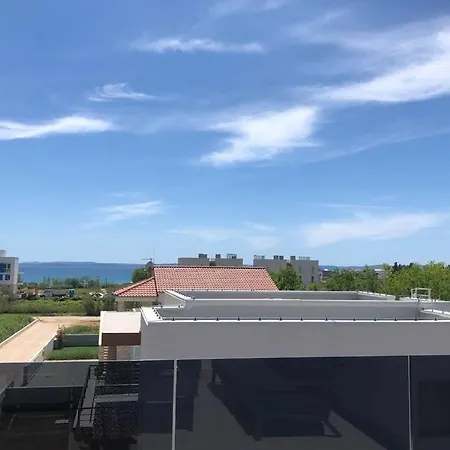 Holidayhouse Duje 4+1 Rooftop Terrace Seaview Apartment