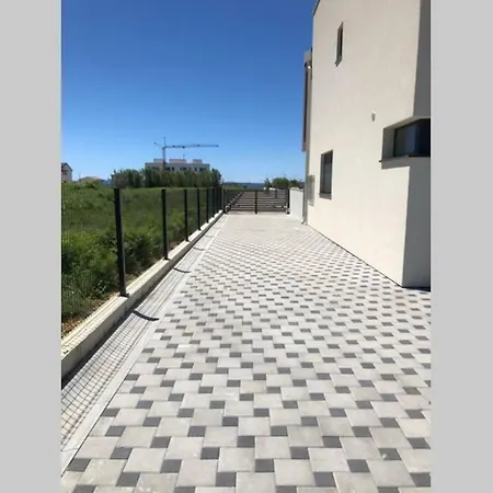 Holidayhouse Duje 4+1 Rooftop Terrace Seaview Apartment