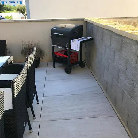 Holidayhouse Duje 4+1 Rooftop Terrace Seaview شقة *