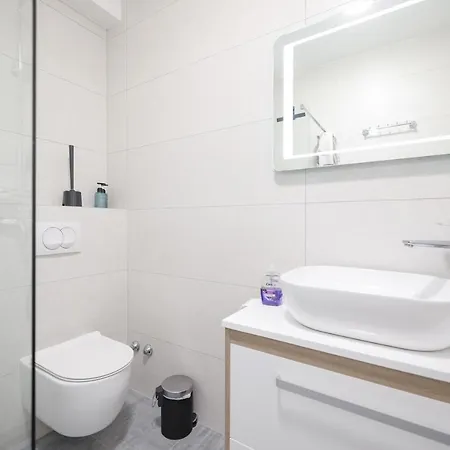 Holidayhouse Duje 4+1 Rooftop Terrace Seaview شقة