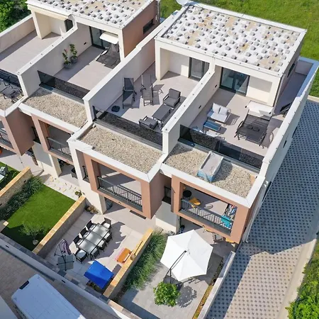 Holidayhouse Duje 4+1 Rooftop Terrace Seaview بريفلاكا